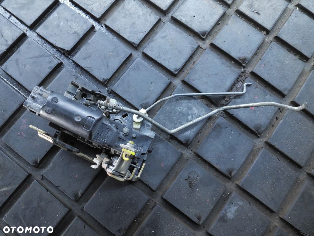 RENAULT KANGOO I ZAMEK DRZWI PRAWYCH PRAWY PRZÓD POSIADAM 2SZT - 4