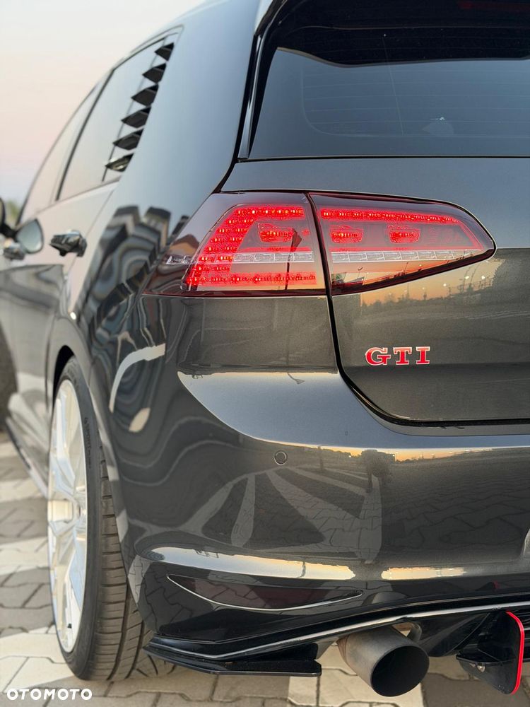 Volkswagen Golf - 15