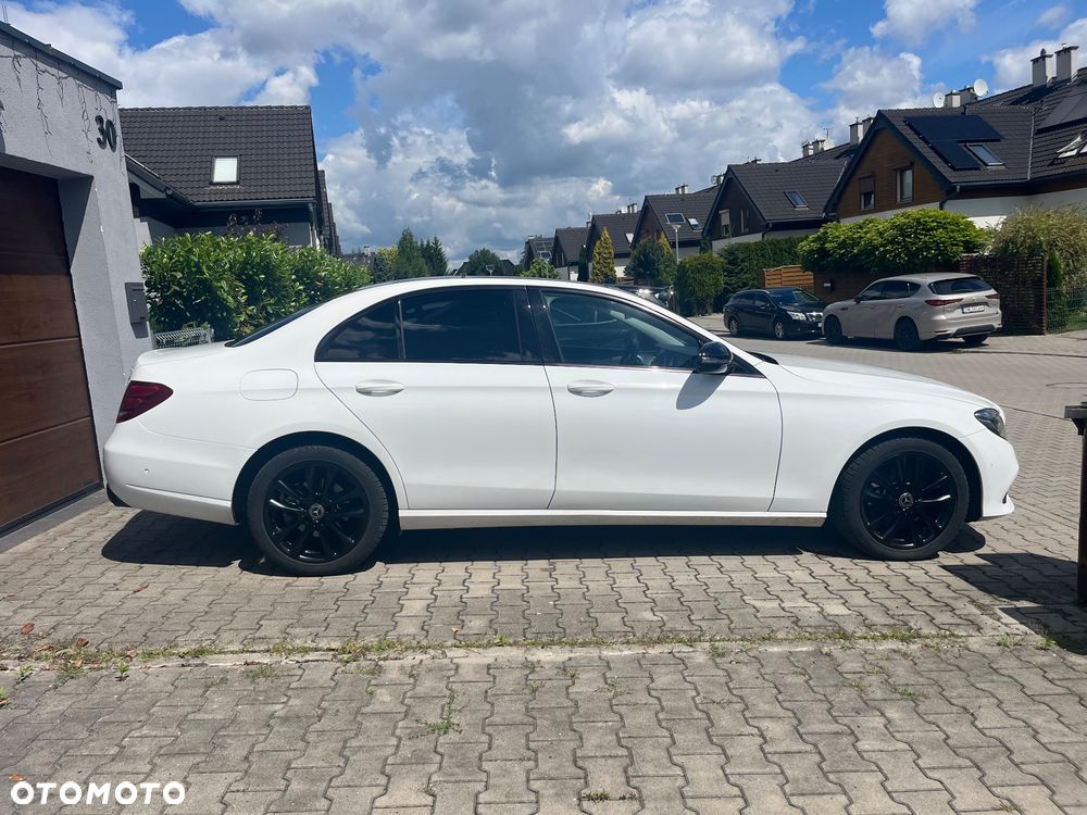 Mercedes-Benz Klasa E 220 d 4-Matic 9G-TRONIC - 6