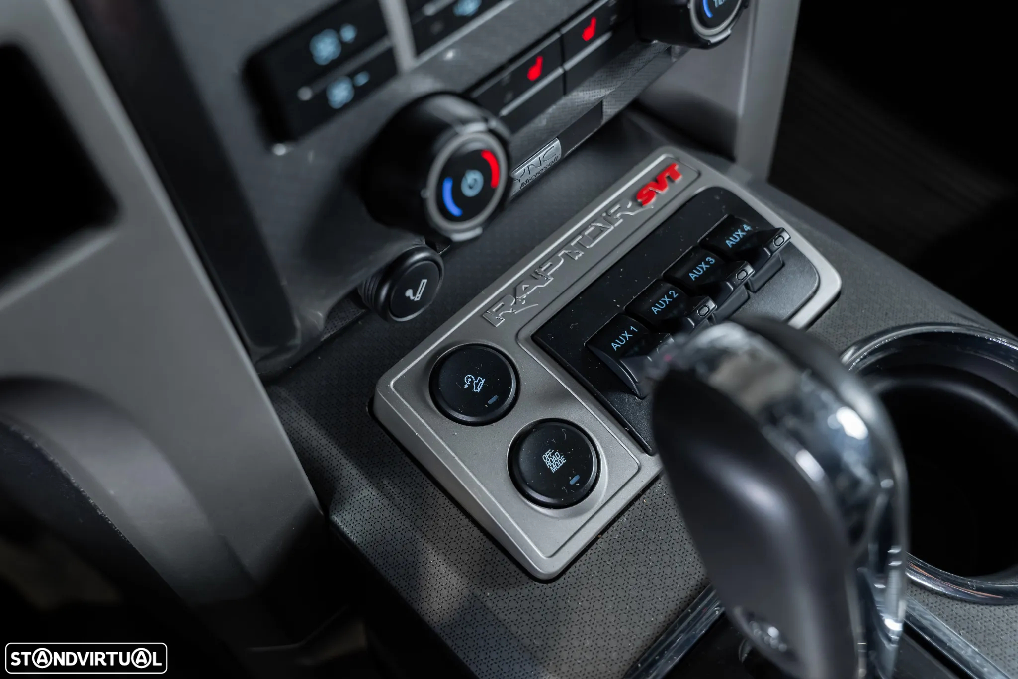 Ford F-150 Raptor SVT - 21