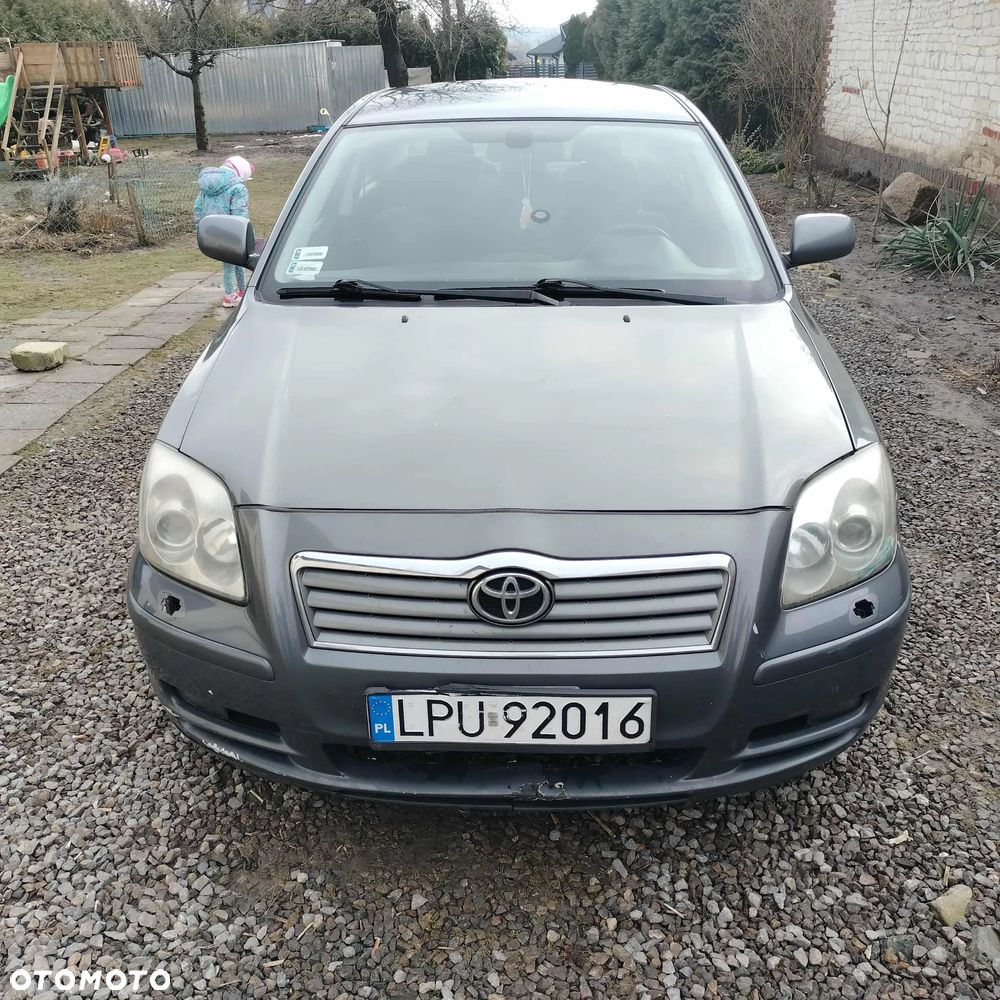 Toyota Avensis - 1