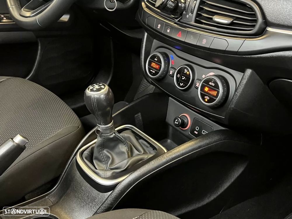 Fiat Tipo Station Wagon 1.3 M-Jet Lounge Tech - 21