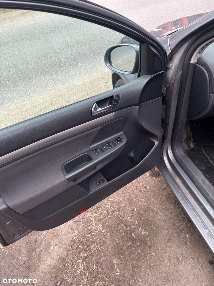 Volkswagen Golf 1.9 TDI DSG Comfortline - 11