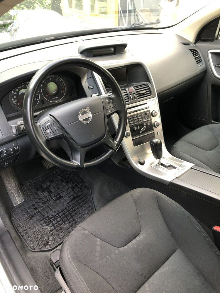 Volvo XC 60 2.4D - 8
