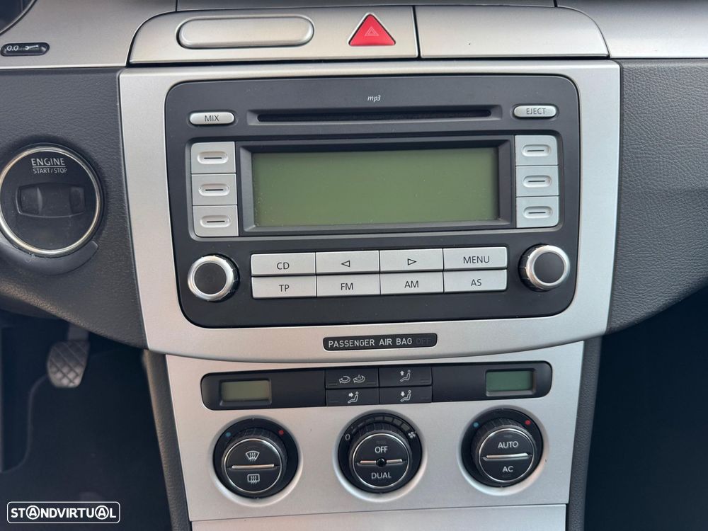 VW Passat Variant 2.0 TDI Confortline - 17