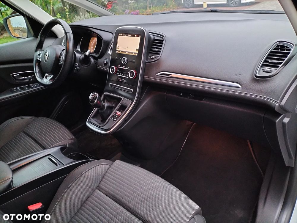 Renault Scenic ENERGY TCe 130 INTENS - 17