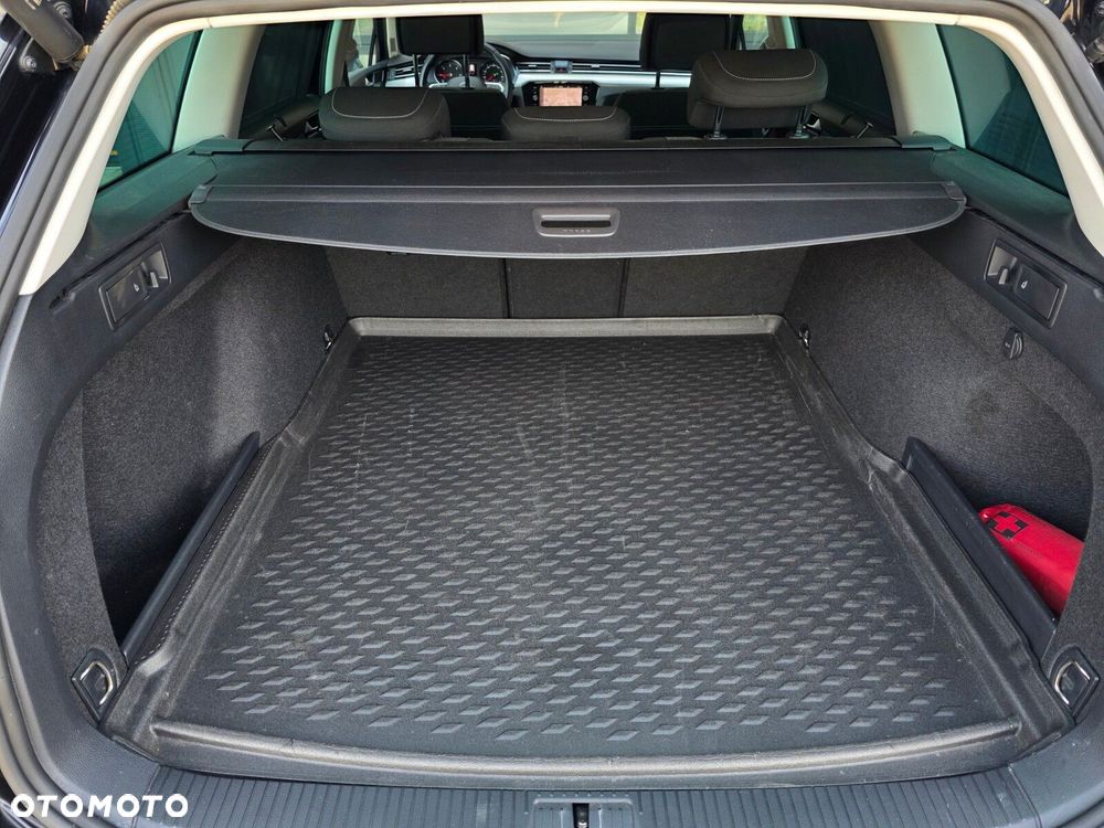 Volkswagen Passat Variant 2.0 TDI EVO Business DSG - 18