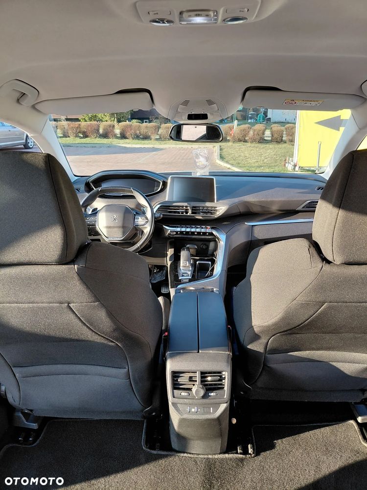 Peugeot 5008 PureTech 130 EAT6 Allure - 18