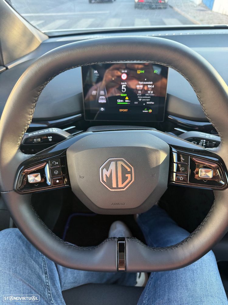 MG MG4 64 kWh Luxury - 15
