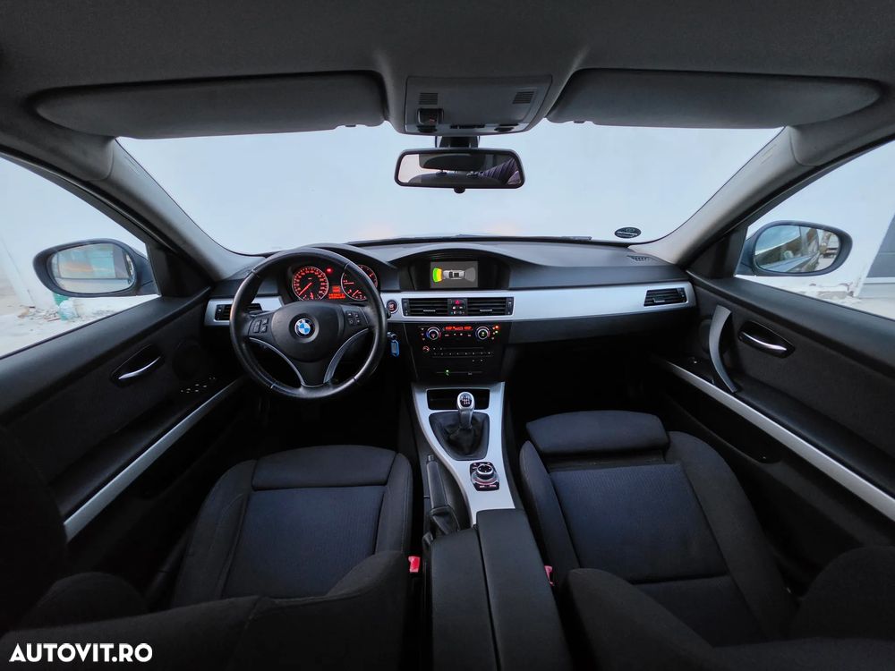 BMW Seria 3 318d DPF Edition Sport - 15