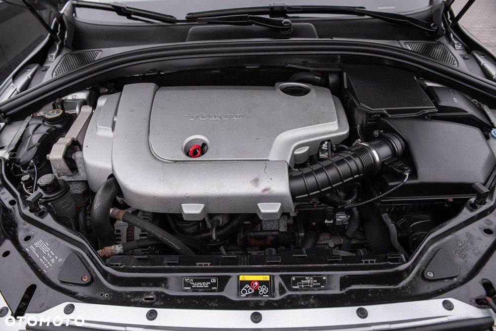 Volvo XC 60 D5 AWD Momentum - 29