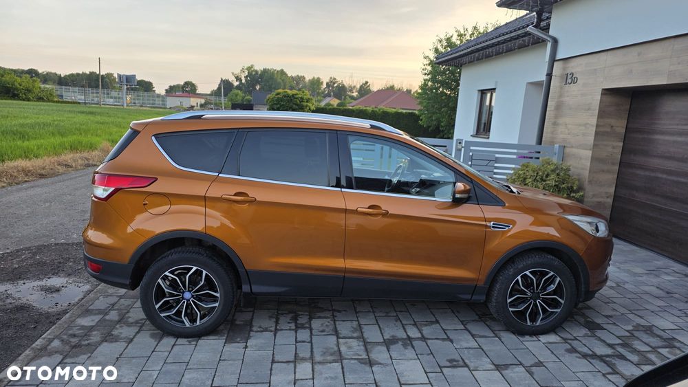 Ford Kuga 2.0 TDCi 2x4 Titanium - 8