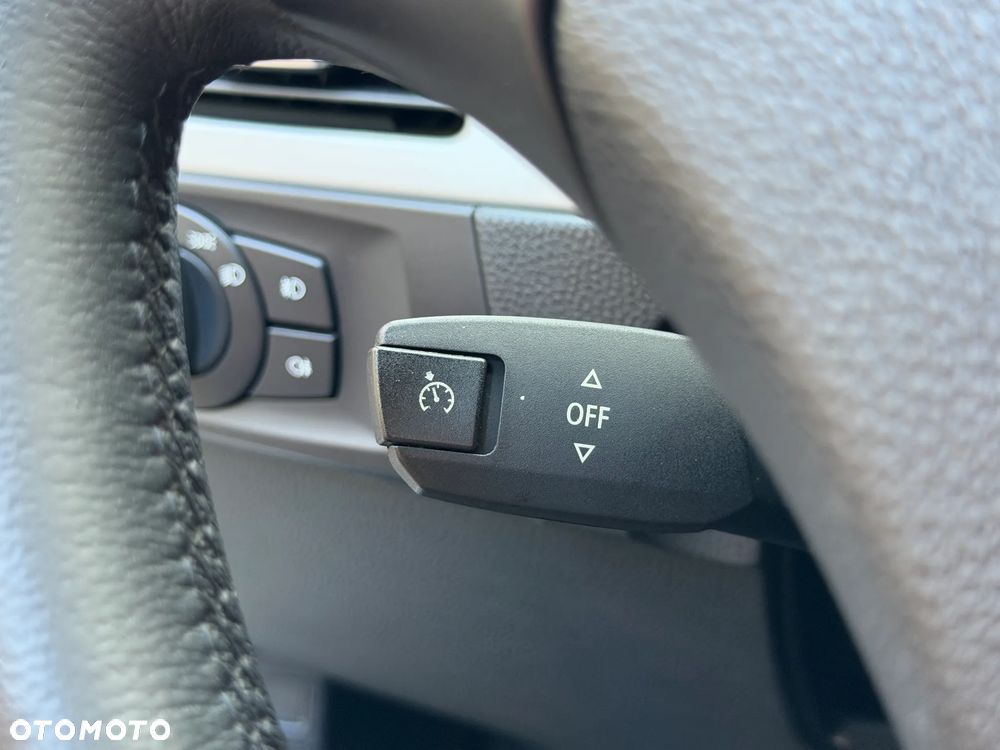 BMW Seria 3 320d - 23
