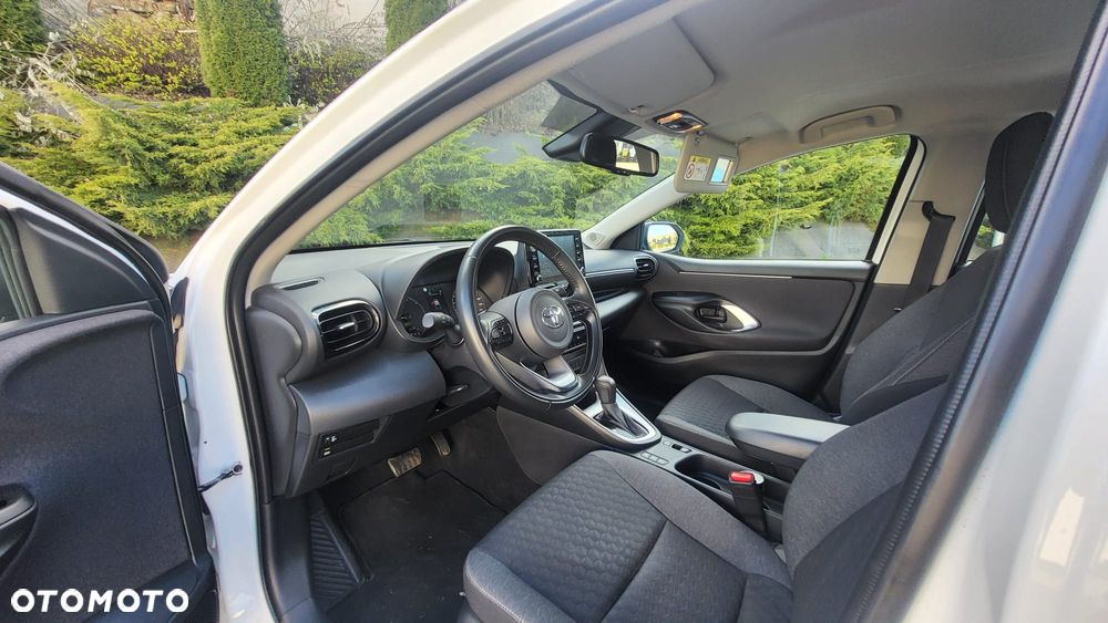 Toyota Yaris Hybrid 100 Dynamic - 14