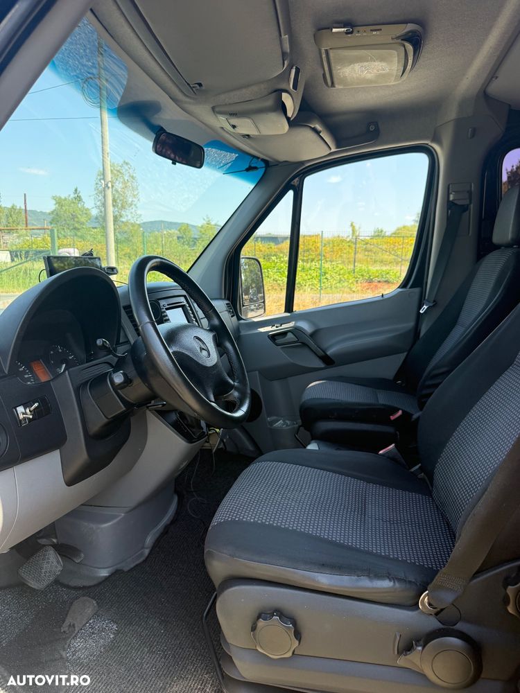 Mercedes-Benz Sprinter - 11