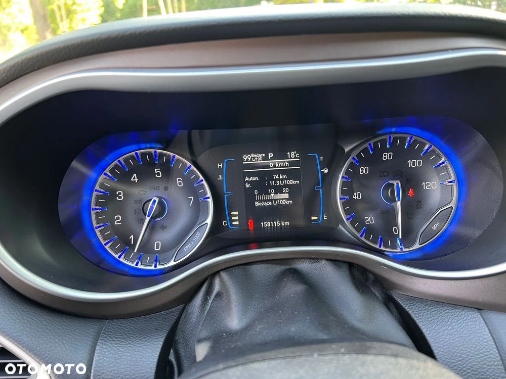 Chrysler Pacifica - 15