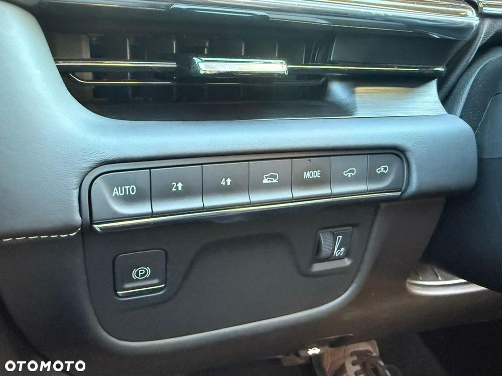 Cadillac Escalade - 39