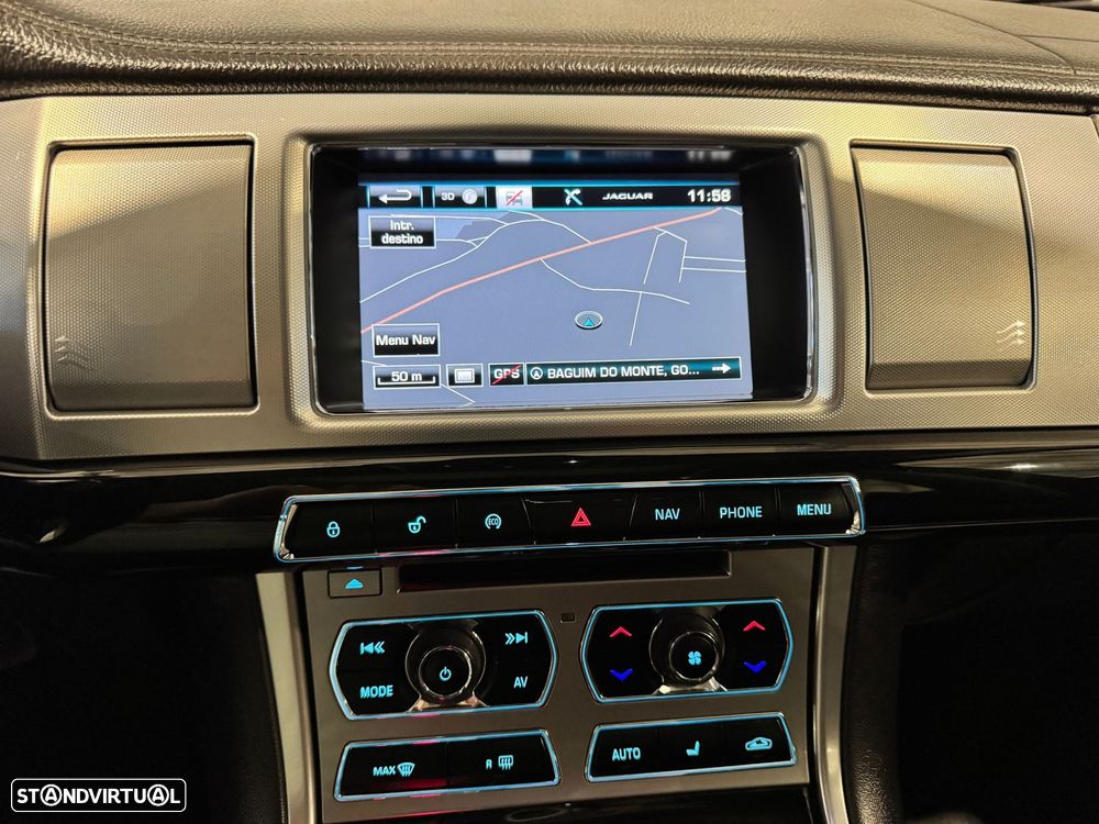 Jaguar XF Sportbrake 2.2 D R-Sport - 32