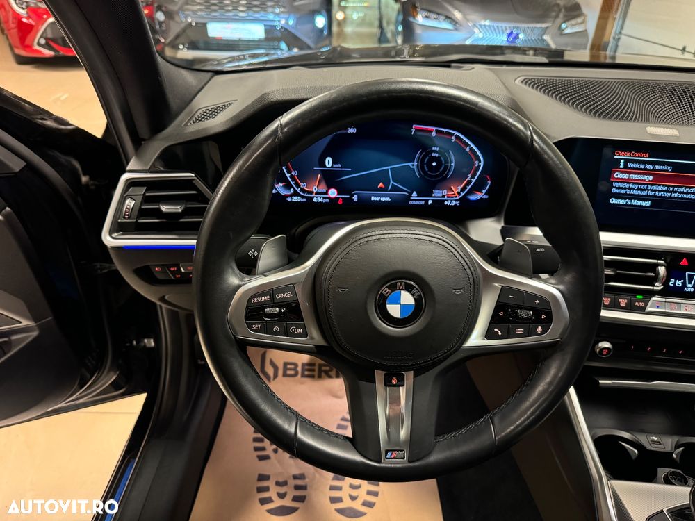 BMW Seria 3 330i xDrive AT - 11