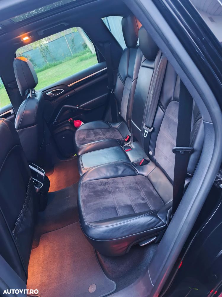 Porsche Cayenne S E-Hybrid Platinum Edition - 11
