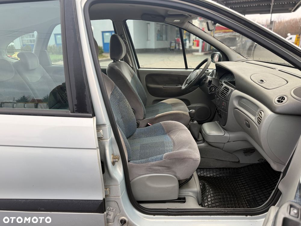 Renault Scenic 1.6 16V Authentique - 15