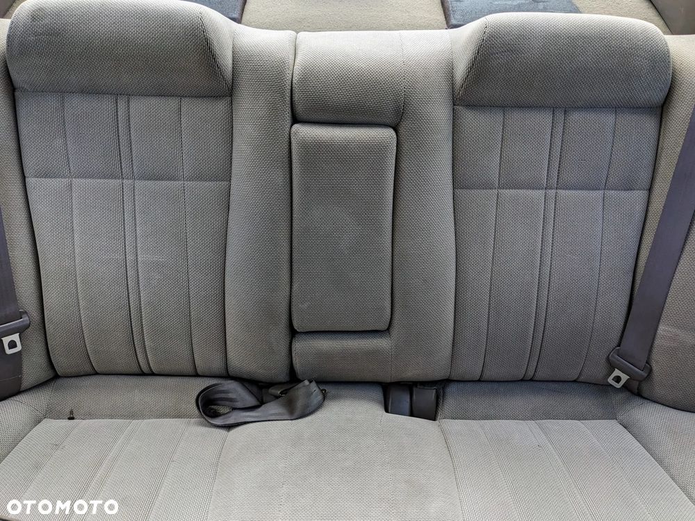 Toyota Camry III Sedan 2.2 131KM 1995 na części - 11