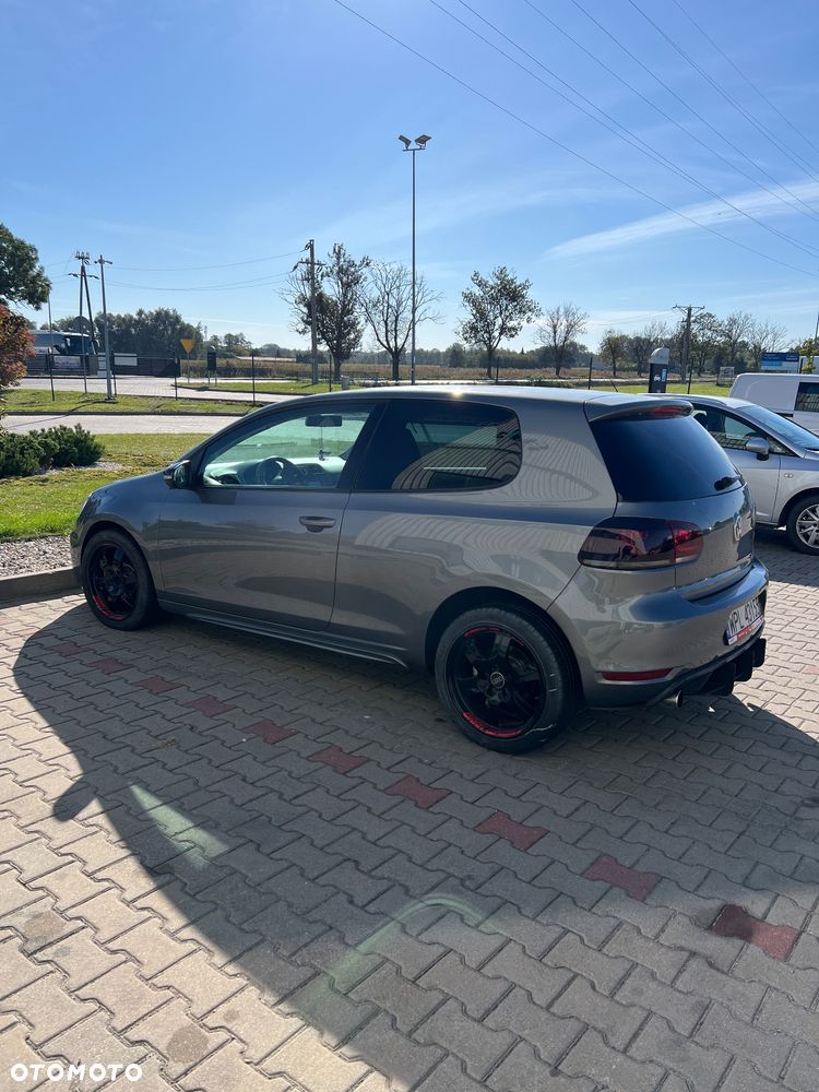 Volkswagen Golf - 2
