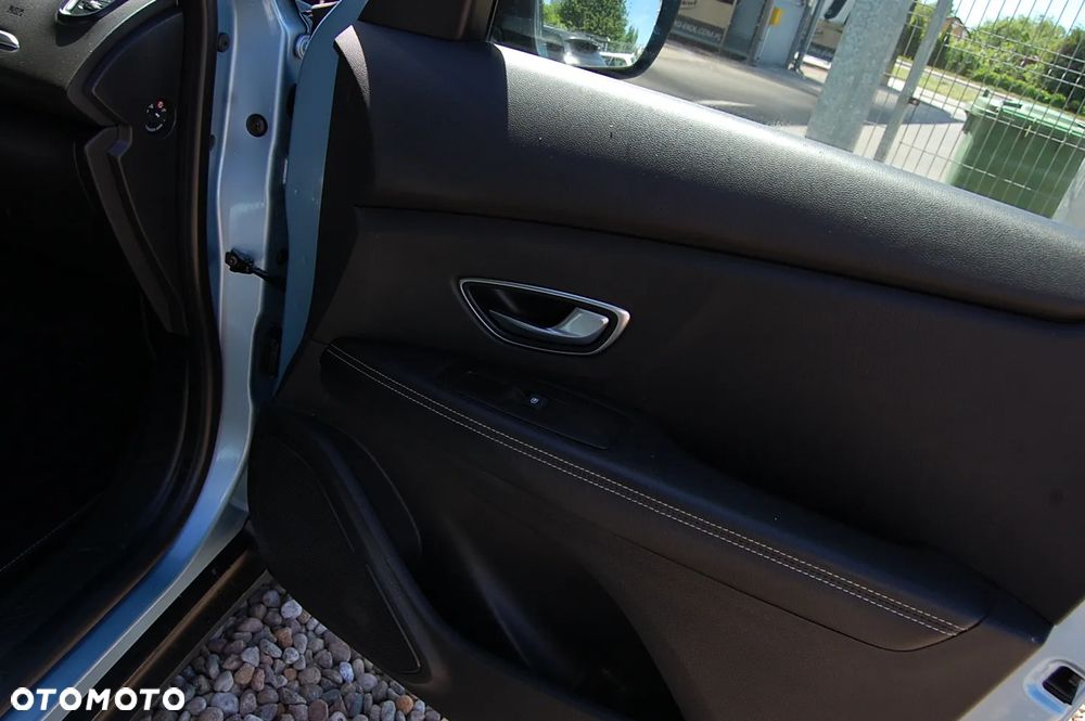 Renault Grand Scenic - 28