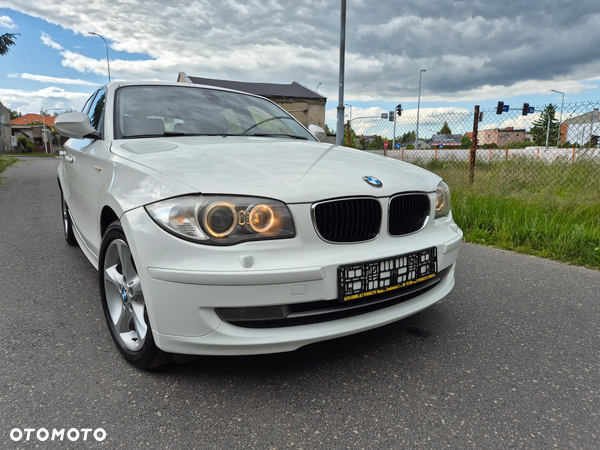 BMW Seria 1 118d DPF Edition Sport