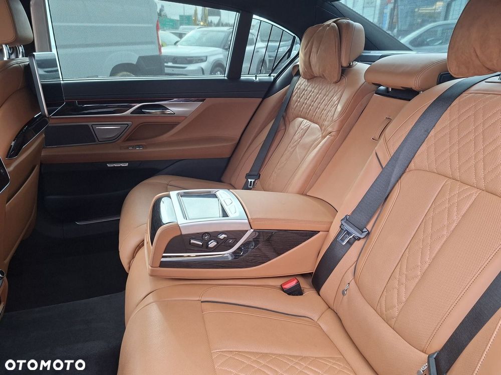 BMW Seria 7 750Ld xDrive - 21