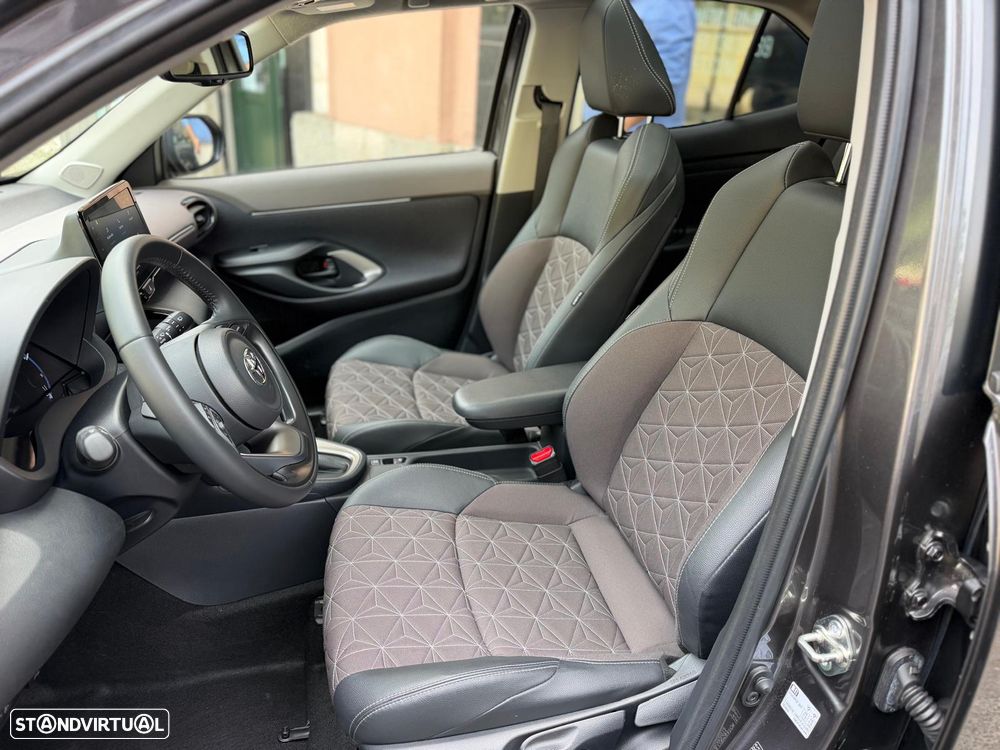 Toyota Yaris Cross 1.5 HDF Luxury - 19