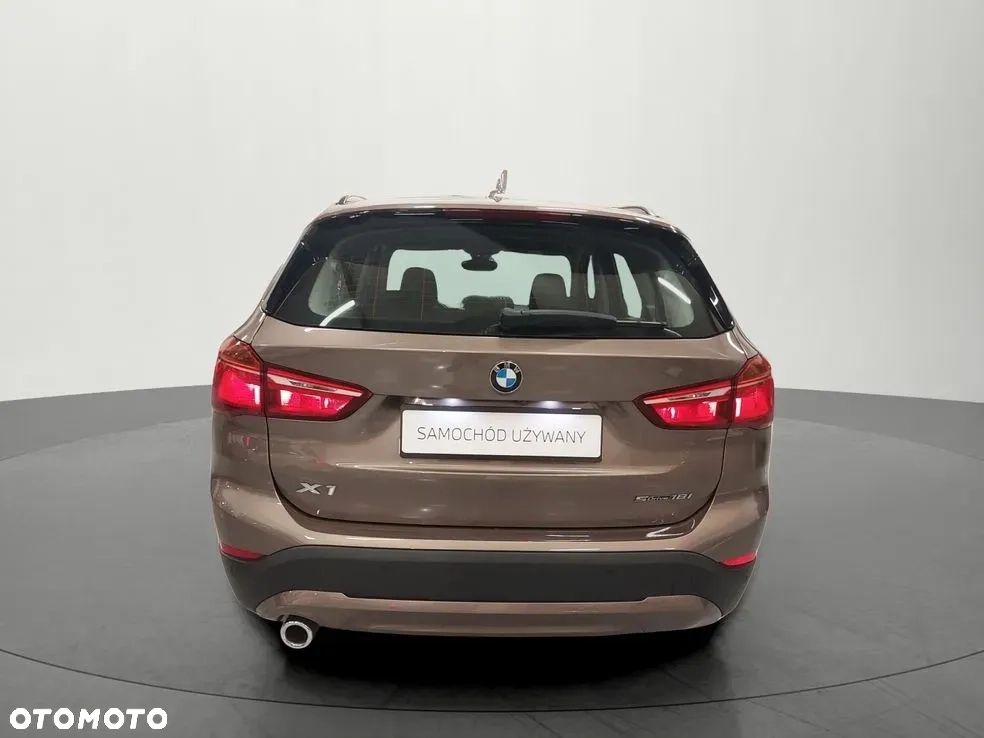 BMW X1 sDrive18i - 23