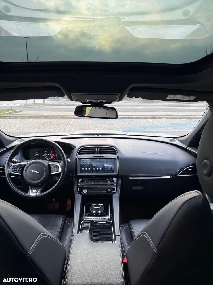 Jaguar F-Pace 20d Aut. R-Sport - 10