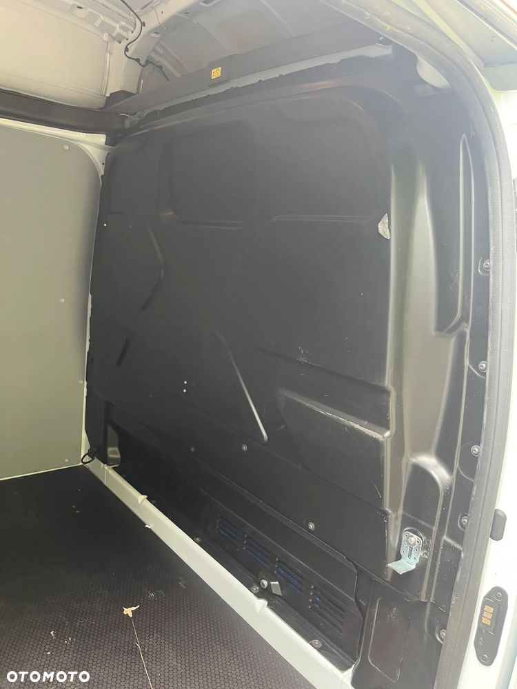 Ford TRANSIT CUSTOM - 9