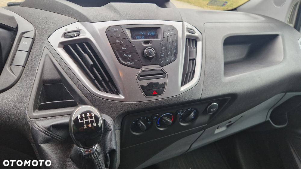 Ford TRANSIT CUSTOM - 9