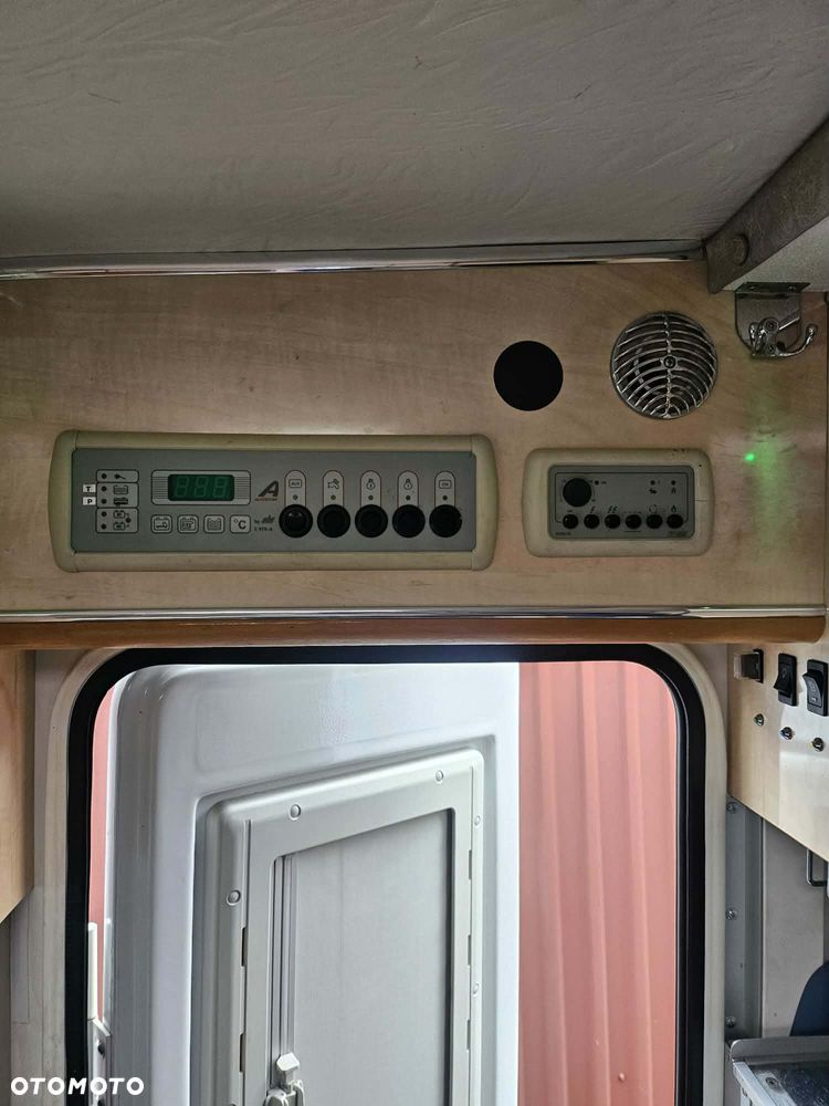 Mercedes-Benz Sprinter - 14