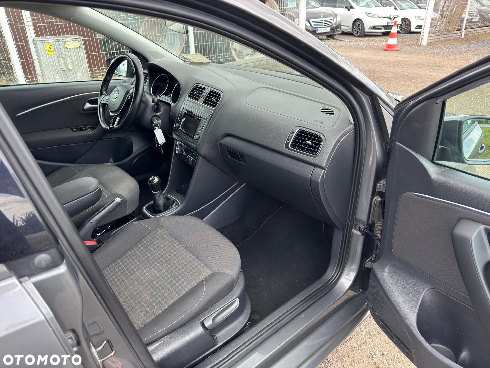 Volkswagen Polo 1.4 TDI (Blue Motion Technology) Comfortline - 8