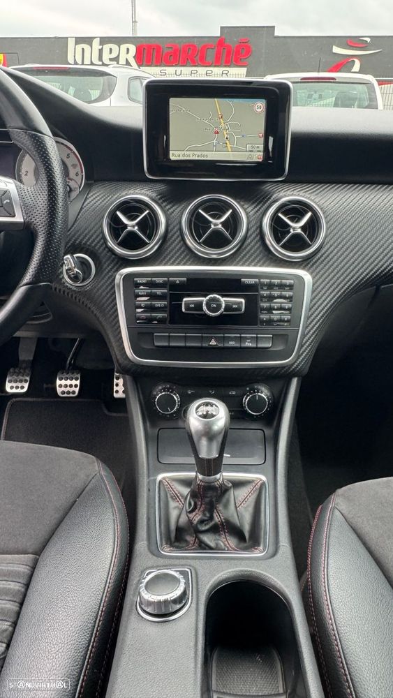 Mercedes-Benz A 180 - 35