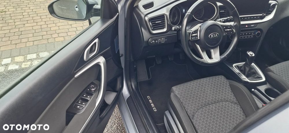 Kia Ceed 1.0 T-GDI L Business Line Plus - 28