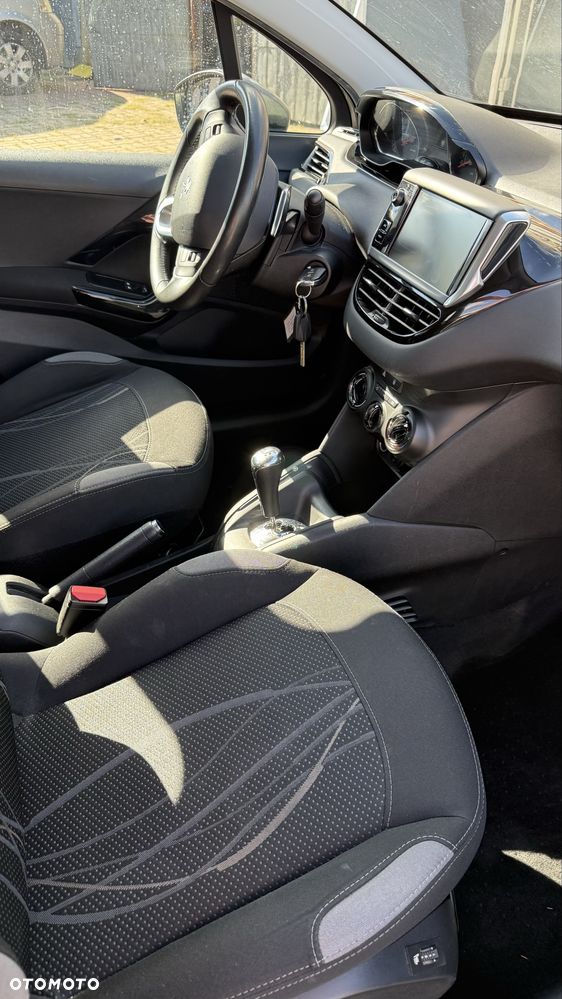 Peugeot 208 - 3