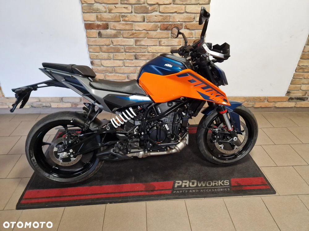 KTM Duke 125 - 24