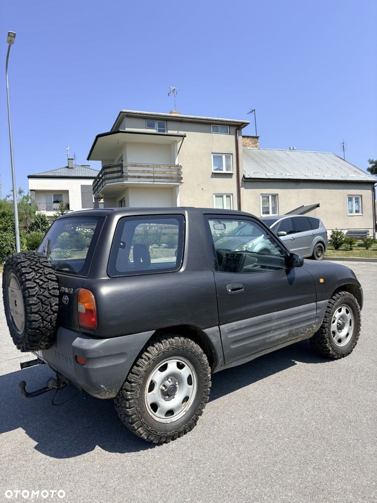 Toyota RAV4 - 4