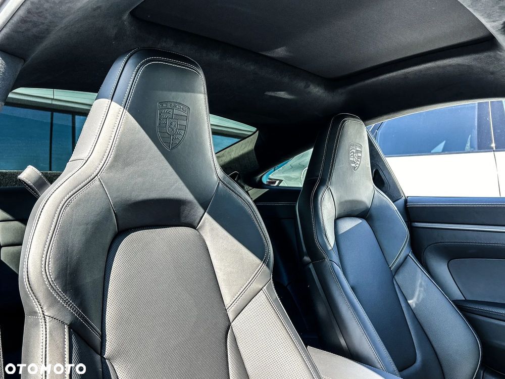 Porsche 911 Carrera S - 11