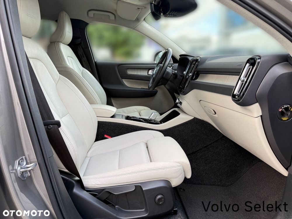 Volvo XC 40 - 25