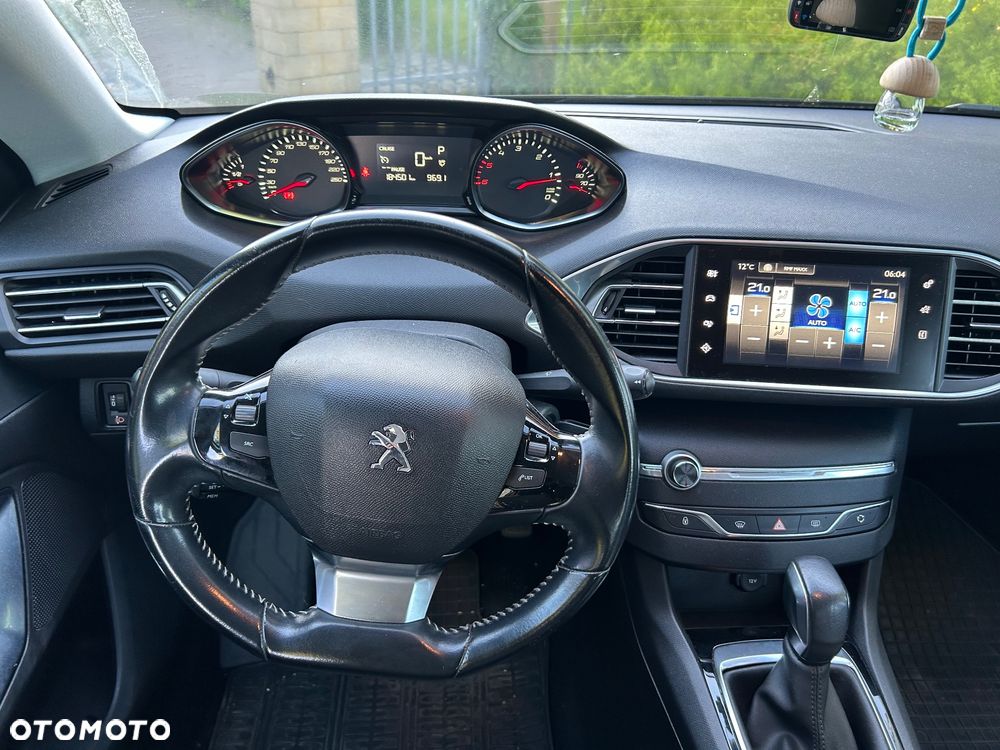 Peugeot 308 1.6 BlueHDi Allure S&S EAT6 - 8