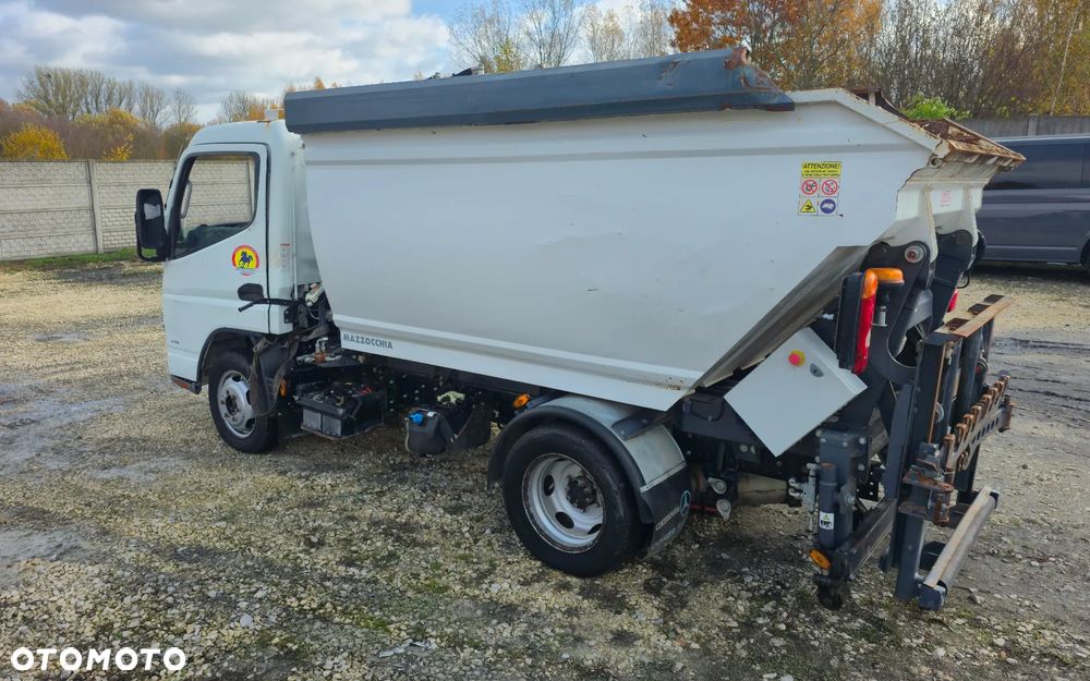 Mitsubishi CANTER FUSO - 12