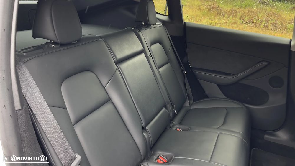 Tesla Model Y Performance Dual Motor AWD - 18