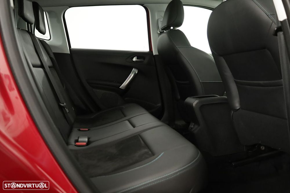 Peugeot 2008 1.2 PureTech Allure - 23