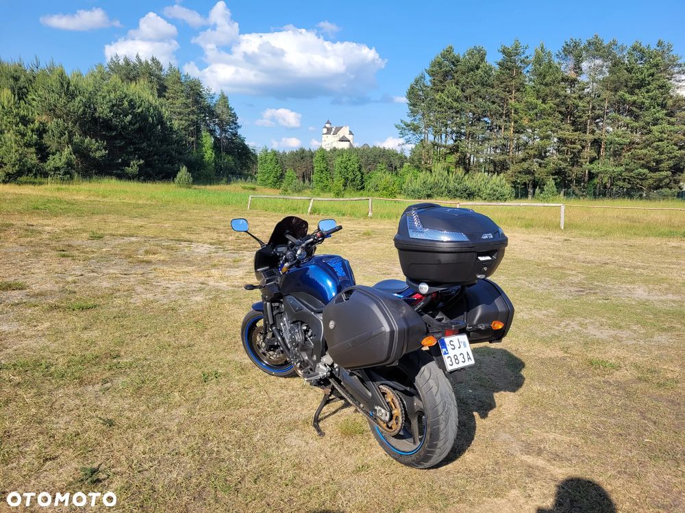 Yamaha FZ - 11