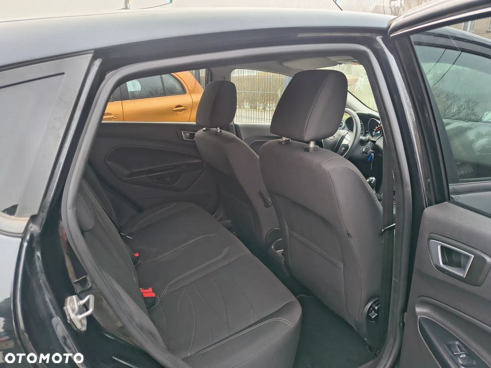 Ford Fiesta 1.6 TDCi DPF Titanium - 16